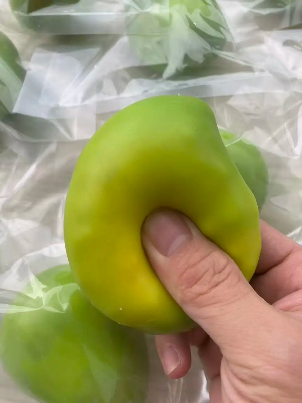 Crispy Mango Stress Ball Squeeze Toy Color-Changing ASMR Fidget Ball
